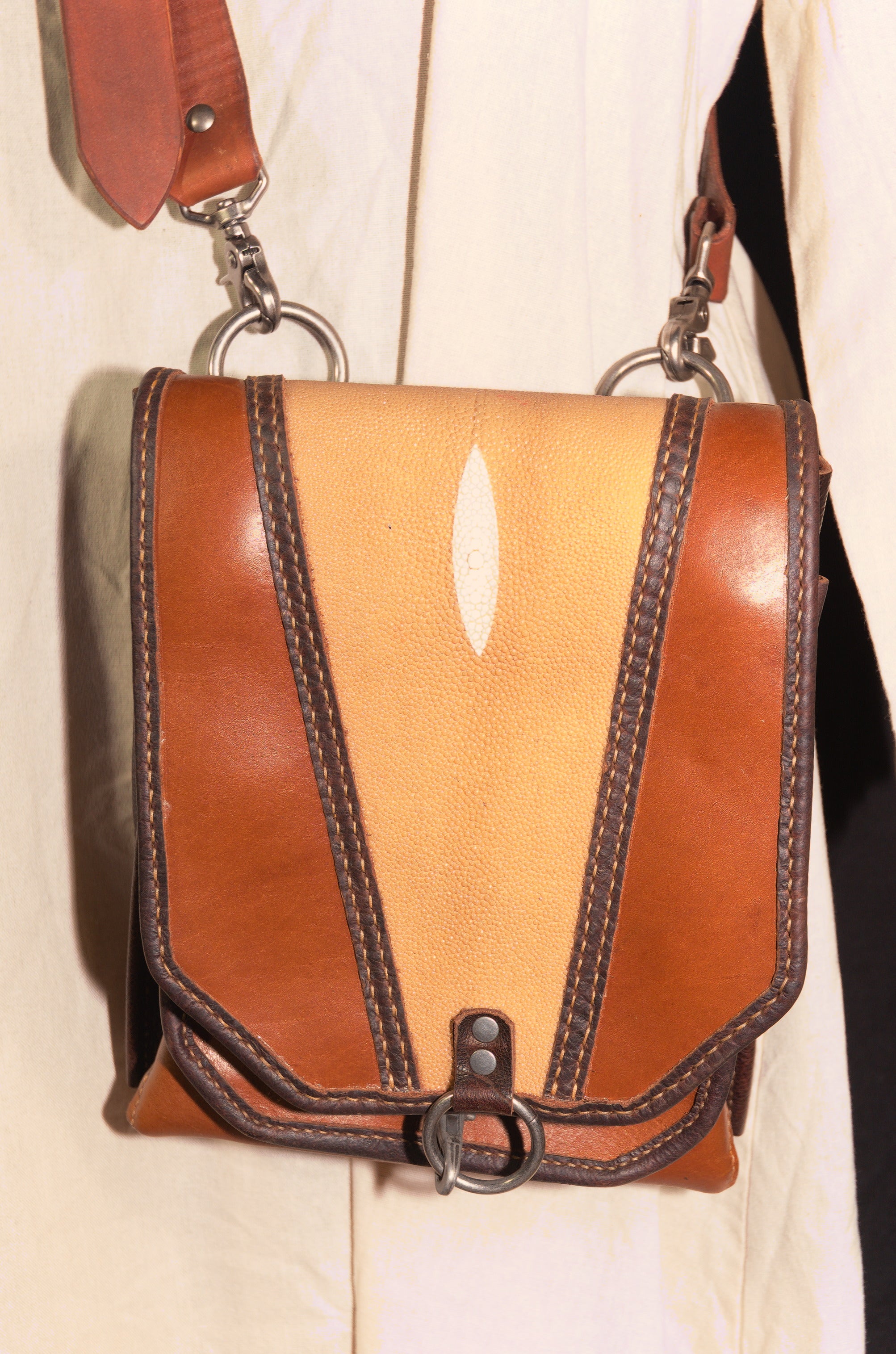 Messenger Bag - Stingray