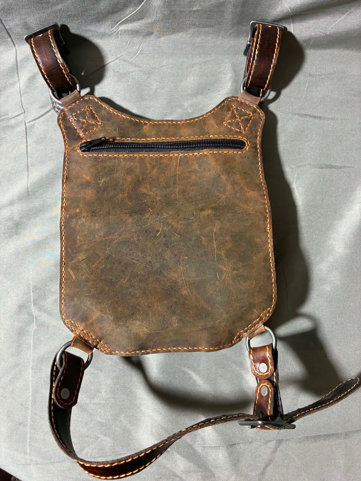 Thigh Strap Flat Bag (Brown/AN)