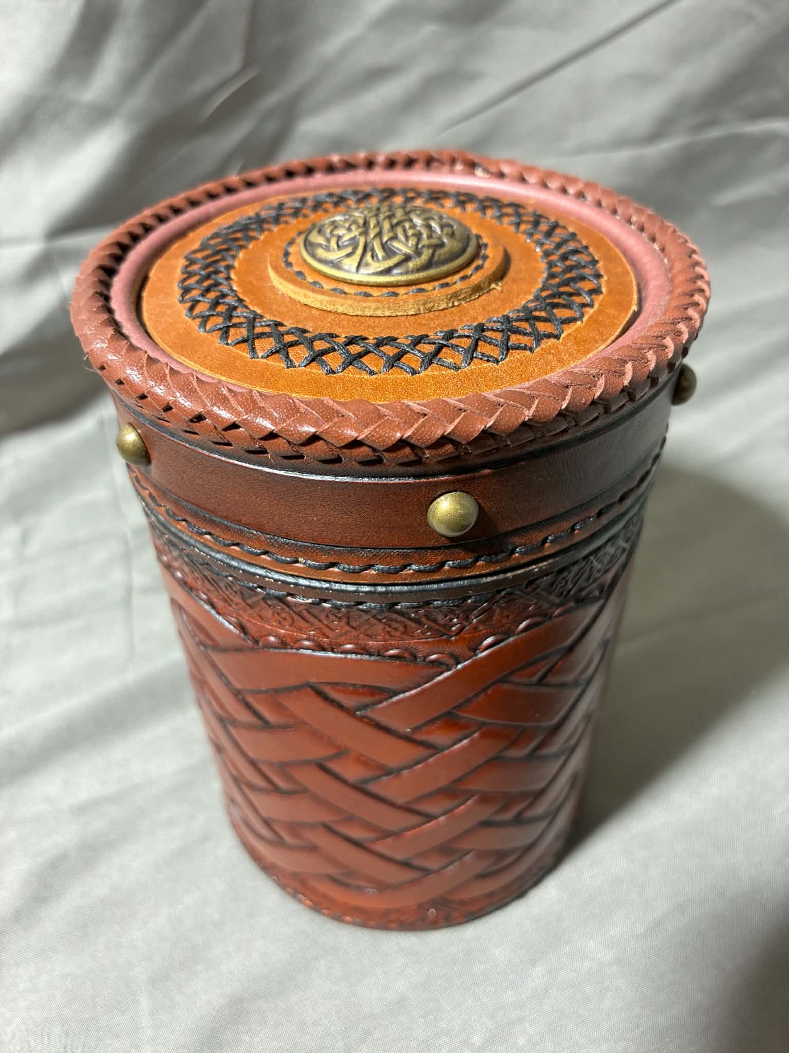 Wrapped Jar (Knotwork)